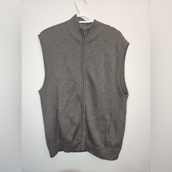 Mantles Knit Sweater Vest Top Shirt Turtleneck Sleevelesss. Unisex
Medium L - Picture 1 of 11